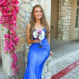 Elegant Blue Strapless Prom Dress